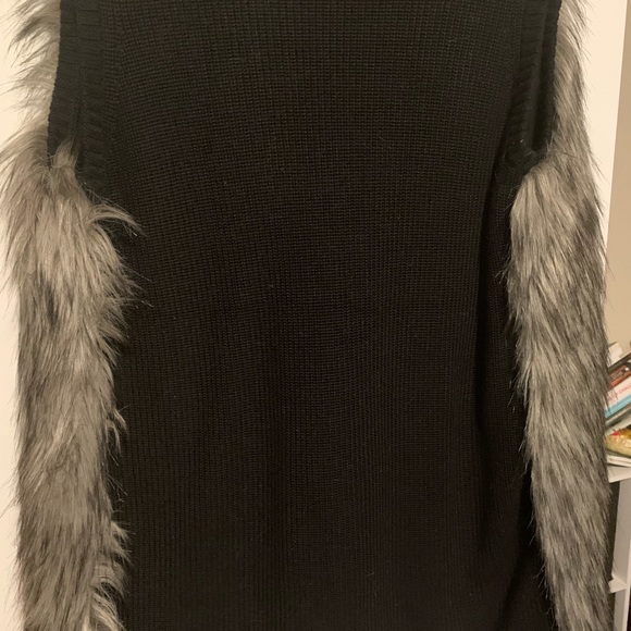 Gorgeous NWT Calvin Klein Vest. This beautiful vest is thick, warm & stylish! - Picture 4 of 7
